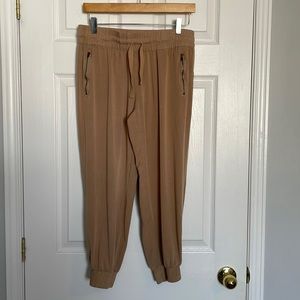 Shinestar lightweight elastic waist and cuff cropped pants